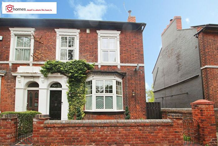 3 Bedroom Semi-Detached House For Sale In Birmingham Road, Walsall, WS1