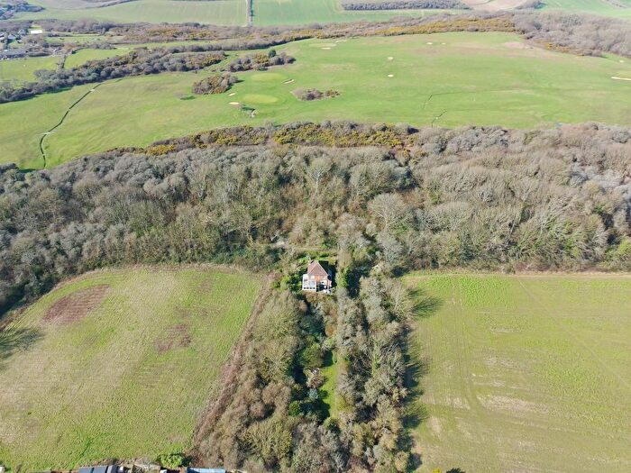 3 Bedroom Detached House For Sale In Hoathdown Avenue, Newhaven, BN9