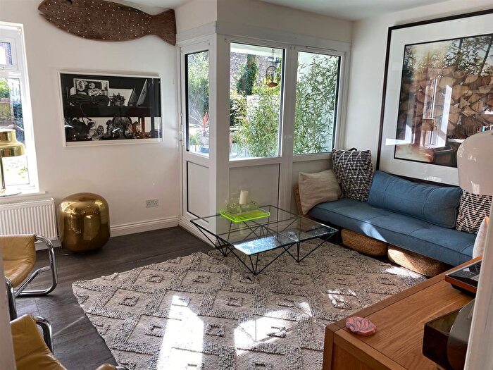 1 Bedroom Flat For Sale In Connaught Lodge, Stroud Green, N4