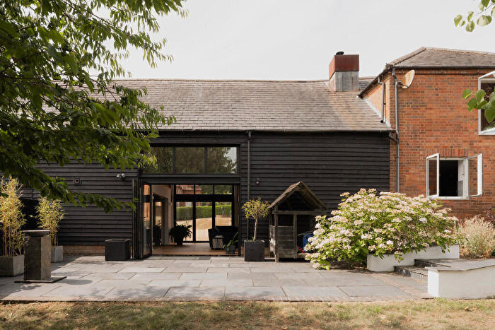 5 Bedroom Barn Conversion For Sale In The Long Barn, Kensworth, Bedfordshire, LU6