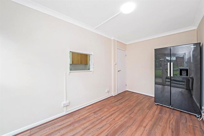 4 Bedroom Terraced House To Rent In St. Egbert's Way, North Chingford, E4