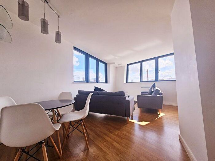 2 Bedroom Apartment To Rent In Mann Island, Liverpool, L3