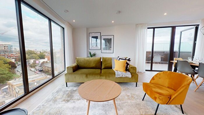 2 Bedroom Flat To Rent In Cremer Street, London, E2