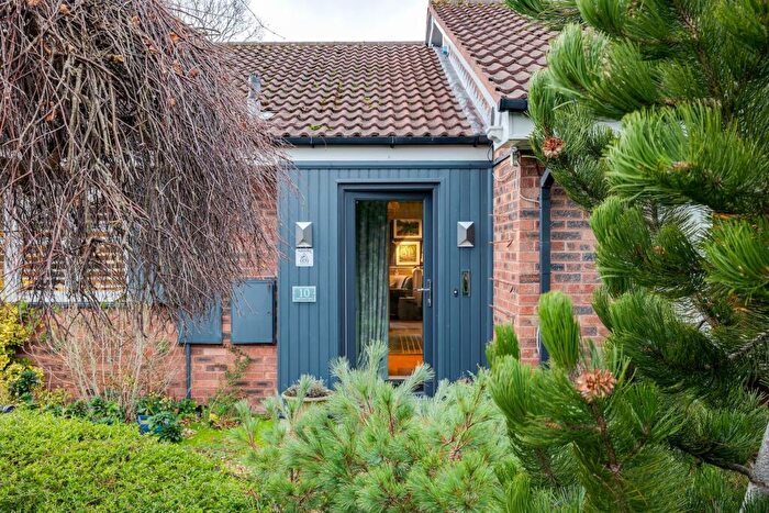 3 Bedroom Detached House For Sale In Meadow View, Buckley, CH7