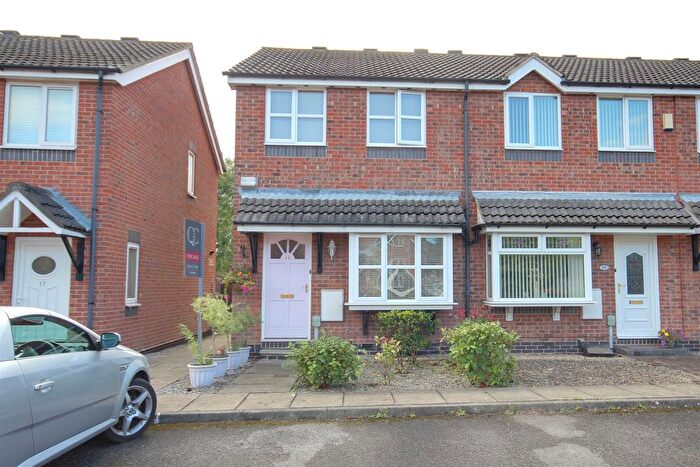 2 Bedroom End Terrace House For Sale In Southwood Gardens, Cottingham, HU16