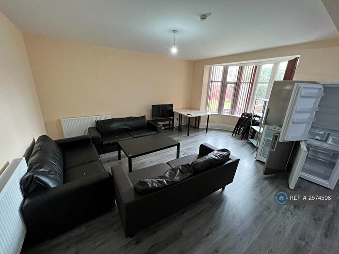 8 Bedroom Semi Detached House To Rent In Egerton Road, Manchester, M14