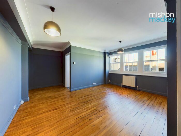 Studio To Rent In Kings Road, Brighton, BN1