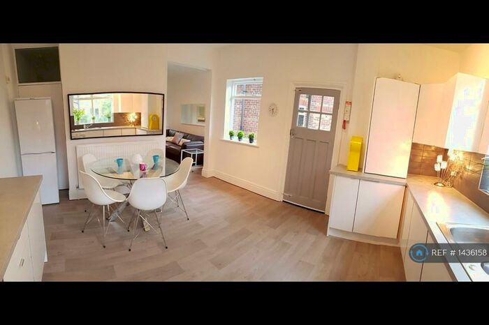 5 Bedroom Semi-Detached House To Rent In Dartmouth Road, Manchester, M21