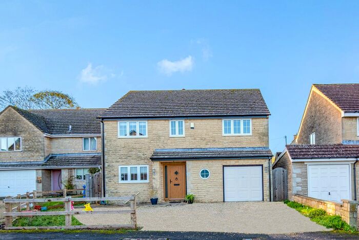 4 Bedroom Detached House For Sale In Park Close, Middleton Stoney, Bicester, OX25