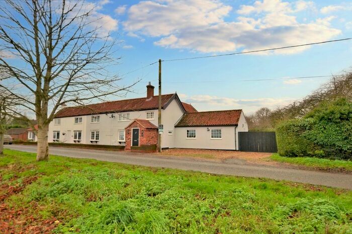 5 Bedroom Semi-Detached House For Sale In Welborne, Dereham, Norfolk, NR20