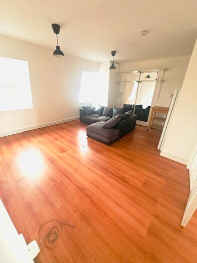 1 Bedroom Flat To Rent In Camden Road, London, NW1