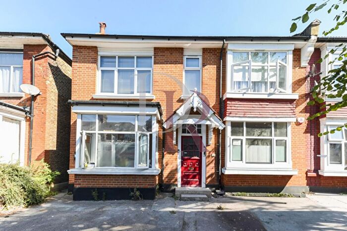 1 Bedroom Flat For Sale In Flat C, Sidney Avenue, Bowes Park, N13