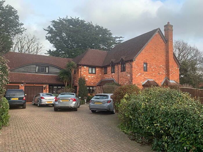 5 Bedroom Detached House To Rent In Maidenhead, Berkshire, SL6