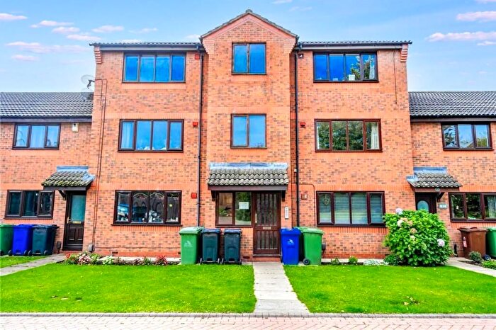 2 Bedroom Flat For Sale In Limber Court, Grimsby, DN34