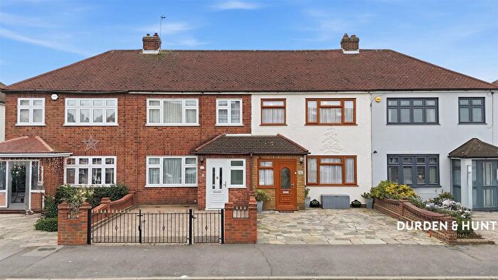 3 Bedroom Terraced House For Sale In Ford Lane, Rainham, RM13