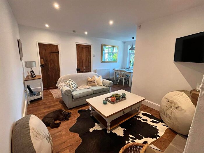 2 Bedroom Semi-Detached Bungalow To Rent In Penn Street, Oakham, LE15
