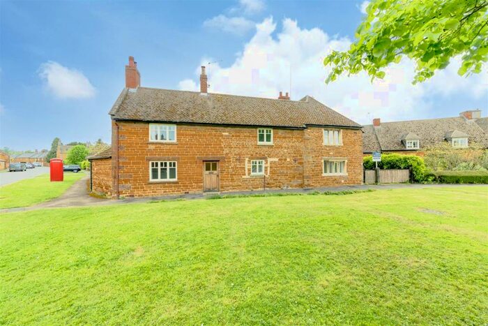 4 Bedroom Cottage For Sale In The Green, Lyddington, LE15
