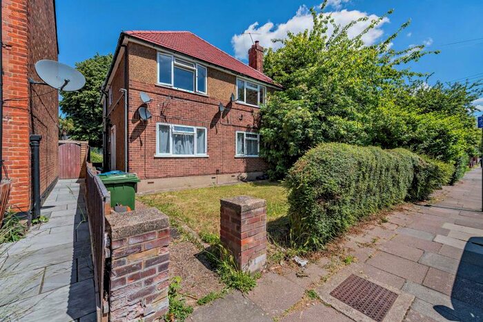 2 Bedroom Barn Conversion To Rent In Park Croft, Peel Road, HA3