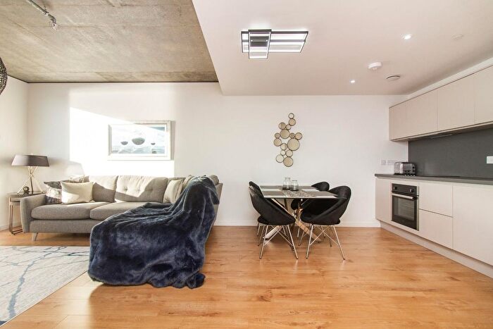 2 Bedroom Flat For Sale In Smokehouse Two, Smiths Dock, NE29
