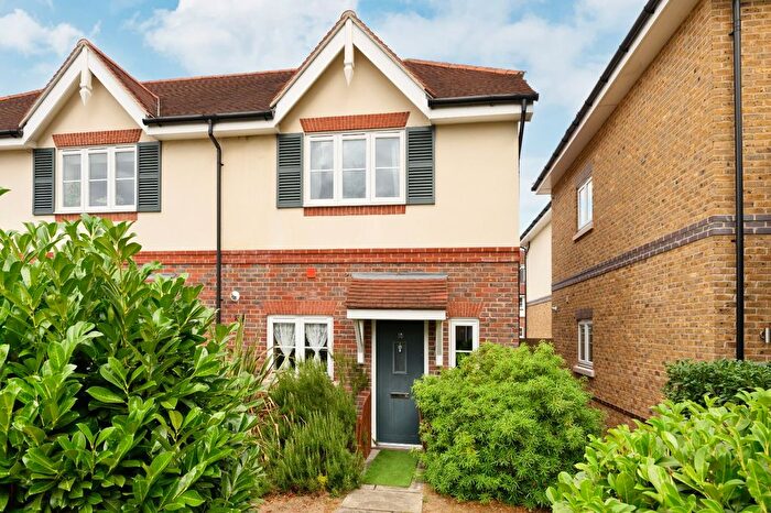 2 Bedroom Semi-Detached House For Sale In Old Halliford Place, Shepperton, Surrey, TW17