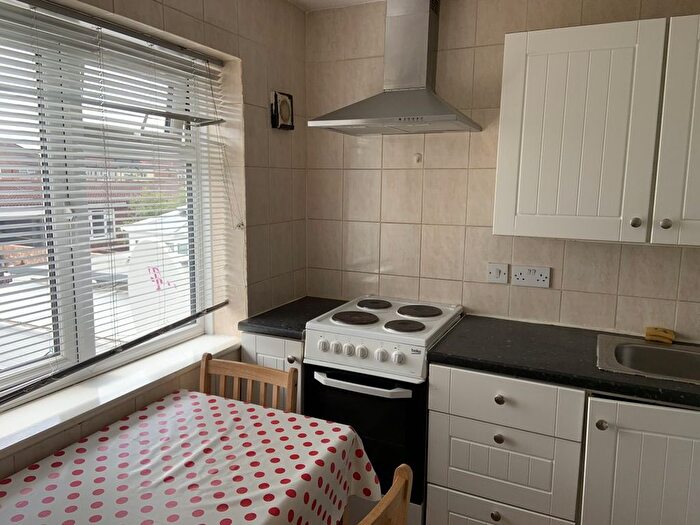 1 Bedroom Flat To Rent In Bath Road, Hounslow, TW4