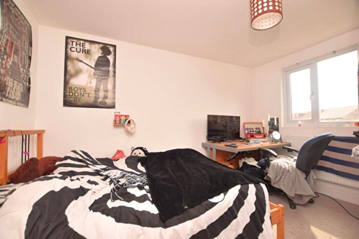 6 Bedroom Detached House To Rent In Manor Road, Bristol, BS16