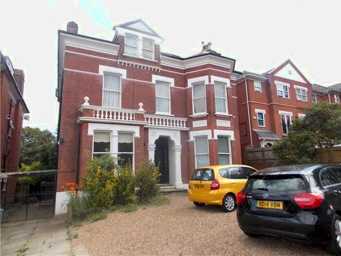 Studio To Rent In Hermitage Road, London, SE19