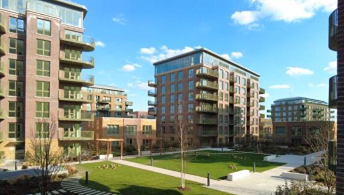 3 Bedroom Flat To Rent In Flat, Cairncross House, London, SE3