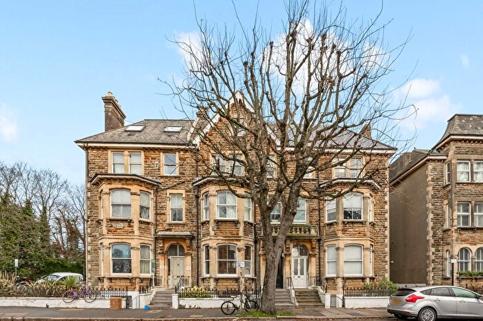 2 Bedroom Flat For Sale In Cromwell Road, Hove, BN3
