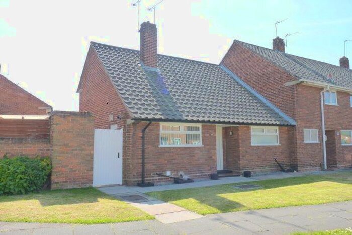 2 Bedroom Bungalow To Rent In Tarvin Road, Wirral, CH62