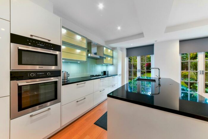 4 Bedroom Town House To Rent In Charnwood Place London, N20