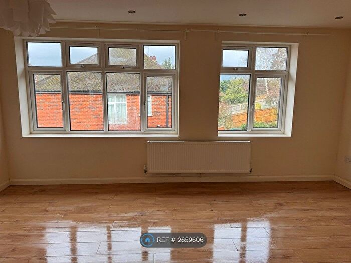 1 Bedroom Flat To Rent In St. Pauls Road West, Dorking, RH4