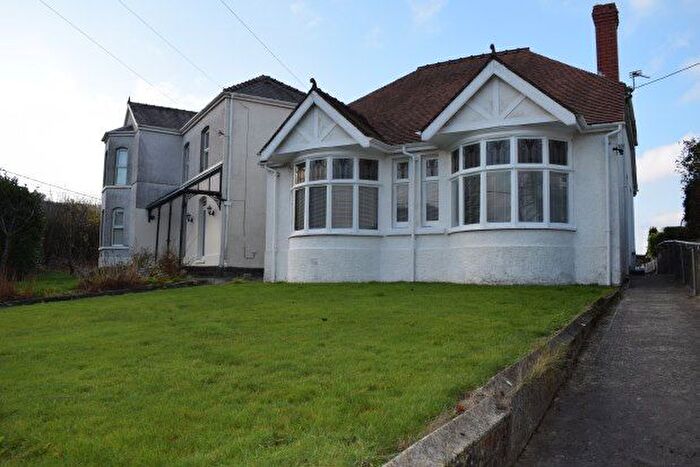 3 Bedroom Detached Bungalow To Rent In Glanamman, Ammanford, SA18