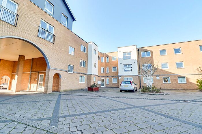 1 Bedroom Flat For Sale In Vantage Court, Kenway, Southend-on-Sea, SS2