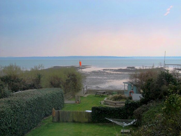 3 Bedroom Flat To Rent In Hill Head Road, Fareham, Hampshire, PO14