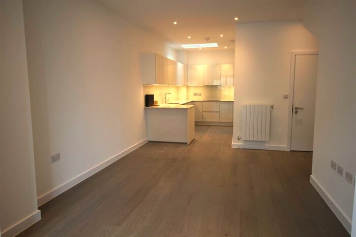 3 Bedroom House To Rent In Handley Drive, London, SE3
