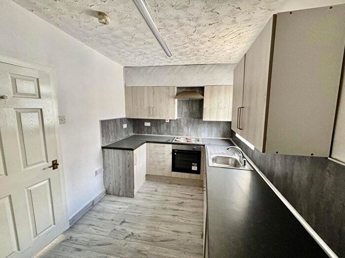 2 Bedroom Flat To Rent In Briercliffe Road, Burnley, BB10