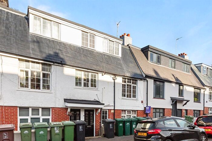 2 Bedroom Maisonette For Sale In May Road, Brighton, BN2