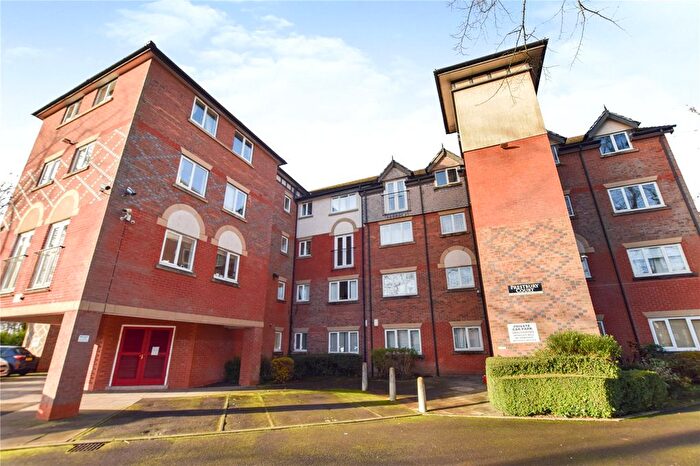 2 Bedroom Flat To Rent In Longley Road, Worsley, Manchester, Greater Manchester, M28