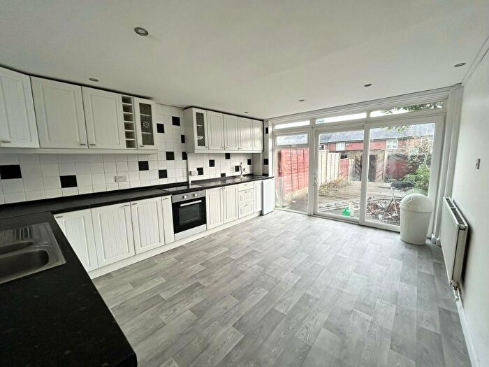 3 Bedroom House To Rent In Knightstone Avenue, Birmingham, B18