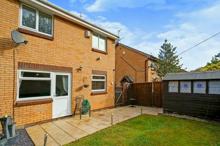 1 Bedroom Semi-Detached House To Rent In Biddenden Road, Leeds, West Yorkshire, LS15