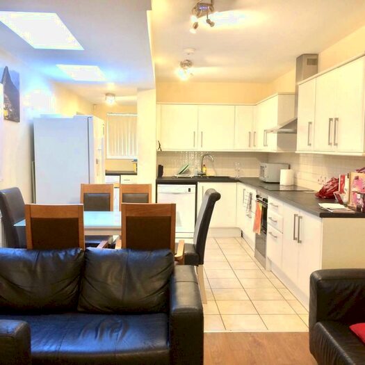 6 Bedroom Terraced House To Rent In Dawlish Road, Selly Oak, Birmingham, B29