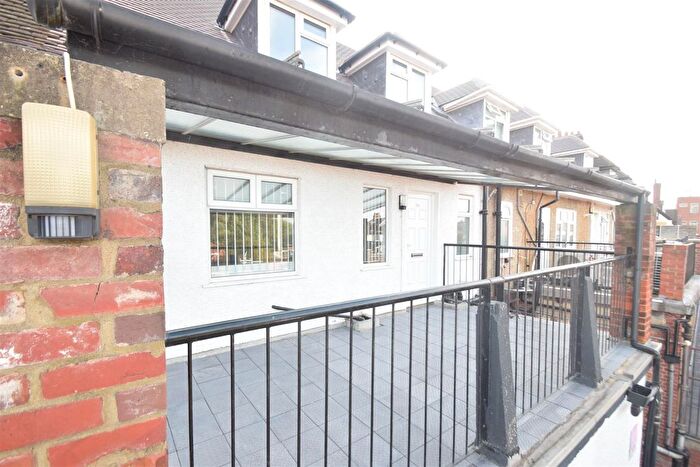 3 Bedroom Flat To Rent In Station Road, West Drayton, Middlesex, UB7