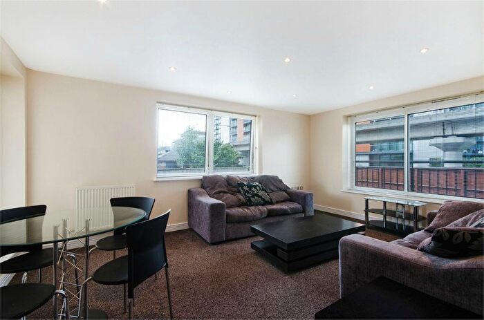 2 Bedroom Flat To Rent In Newport Avenue, London, E14