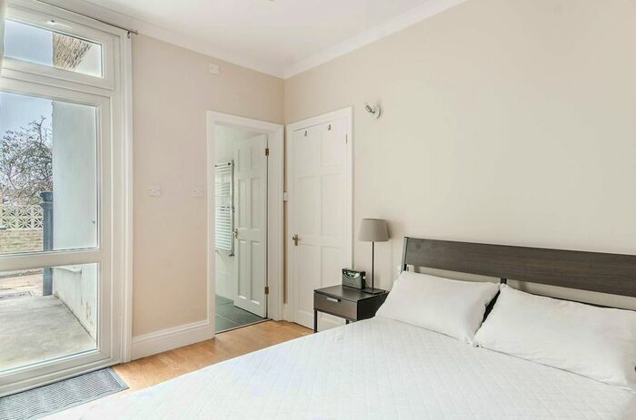 1 Bedroom Flat To Rent In Brookwood Road, Southfields, London, SW18