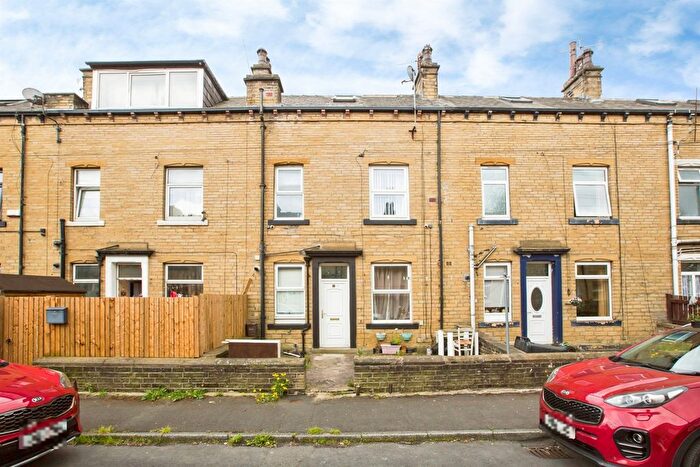 2 Bedroom Terraced House For Sale In Diamond Terrace, Halifax, HX1