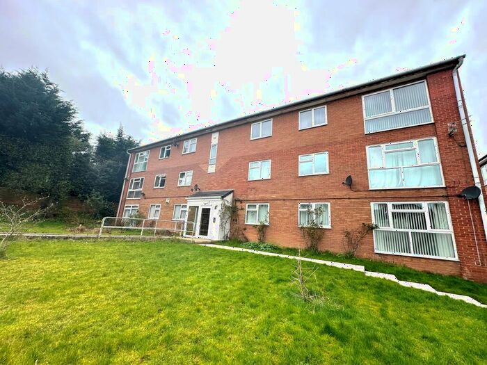 2 Bedroom Flat To Rent In Lorne Road, Prenton, CH43