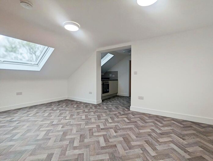 Studio To Rent In High Wycombe, HP13