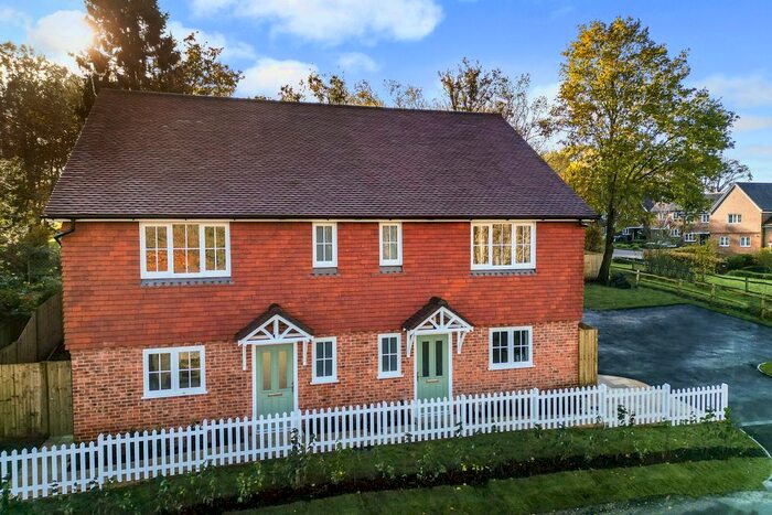 3 Bedroom Semi-Detached House For Sale In Catts Hill, Rotherfield, TN6
