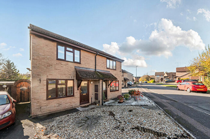 2 Bedroom Semi Detached House For Sale In Fogwell Road, Botley, Oxford, OX2